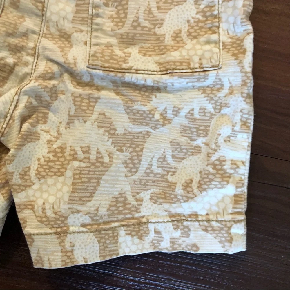 GAP Kid’s Tan & White Dinosaur Print Drawstring Shorts Size 5T